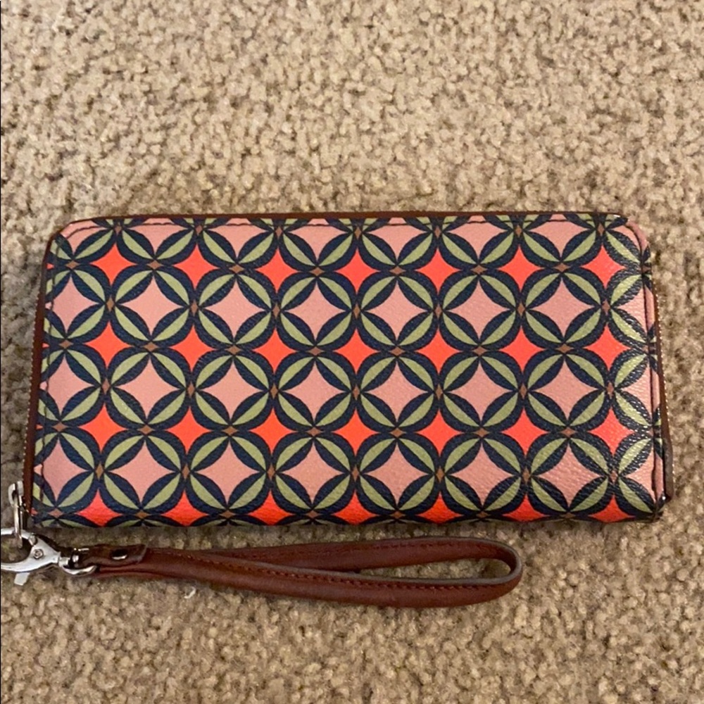 Fossil wristlet